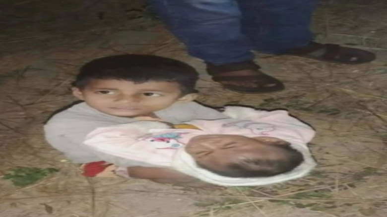 আনোয়ারা সড়কে উদ্ধার হওয়া দুই শিশুর মধ্যে ছোট্ট শিশুটি মারা গেল আজকে...