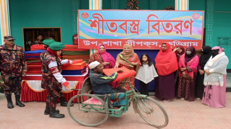 কুড়িগ্রাম-২২ বিজিবির উদ্যোগে প্রতিবন্ধী ও হতদরিদ্রদের মাঝে শীতবস্ত্র বিতরণ...