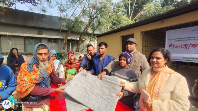 চরবাগডাঙ্গায় শীতবস্ত্র ও কম্বল বিতরণ...