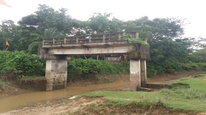 ১০ বছর ধরে অকার্যকর সংযোগ সেতু, দুর্ভোগে হরষপুর–কাশিমনগরের মানুষ...