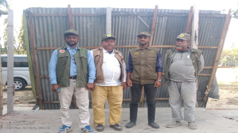 গাজীপুর সাফারি পার্ক পার্কিং এলাকায় অবৈধ ঘর ও দোকান উচ্ছেদ