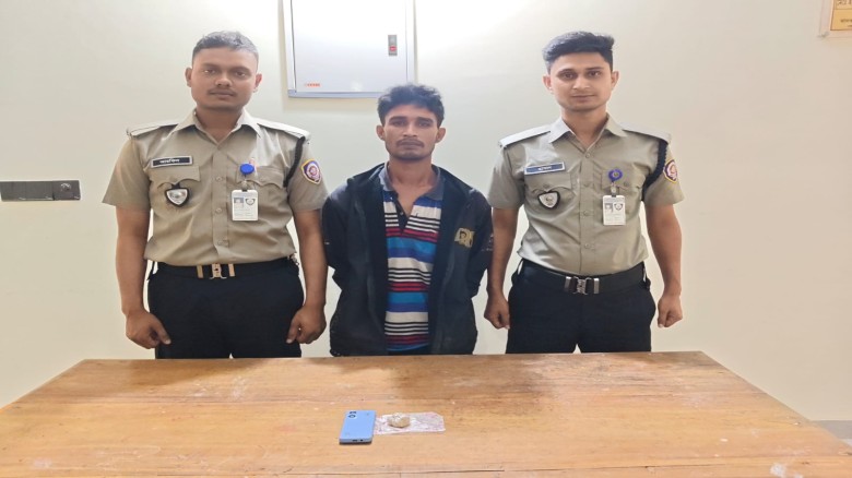 জয়পুরহাটে হেরোইনসহ যুবক আটক