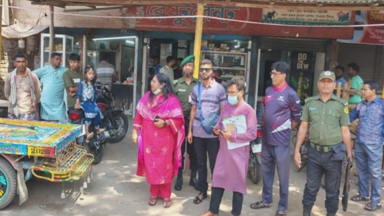 তানোরে ভ্রাম্যমাণ আদালতের অভিযান: অস্বাস্থ্যকর পরিবেশে খাবার