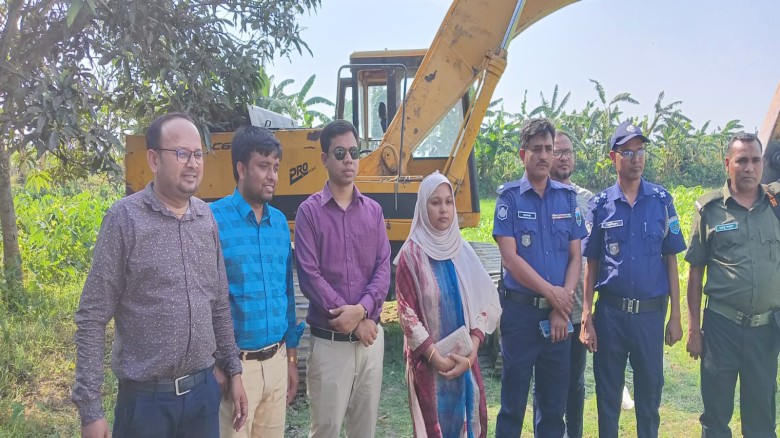 গুরুদাসপুরে পুকুর সংস্কারকে কেন্দ্র করে বিএনপি কর্মীদের দুই 