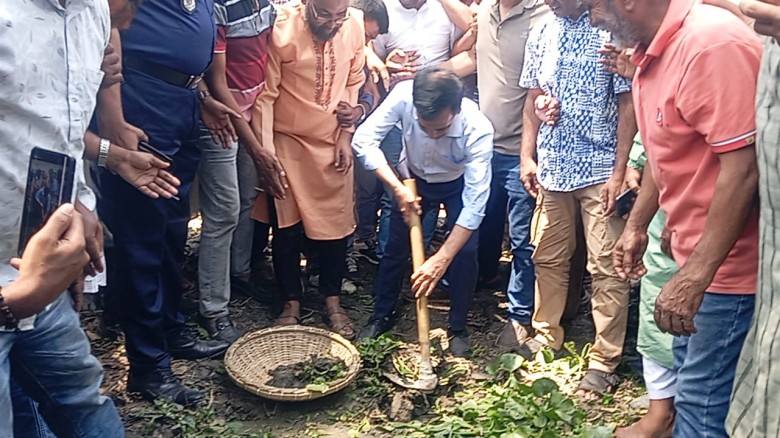 নওগাঁয় ৭ কিলোমিটার খাল পুনঃখননের উদ্বোধন
