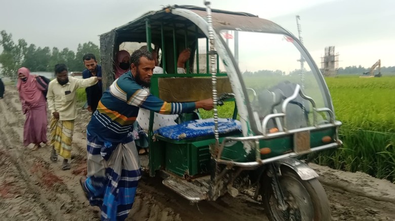 কচাকাটা–নাগেশ্বরী সংযোগ সড়কের বেহাল দশা: চরম দুর্ভোগে এলাকাব