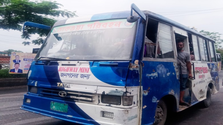 গাজীপুর চৌরাস্তা থেকে মাওনা পর্যন্ত ছোট যানবাহনে অতিরিক্ত ভা