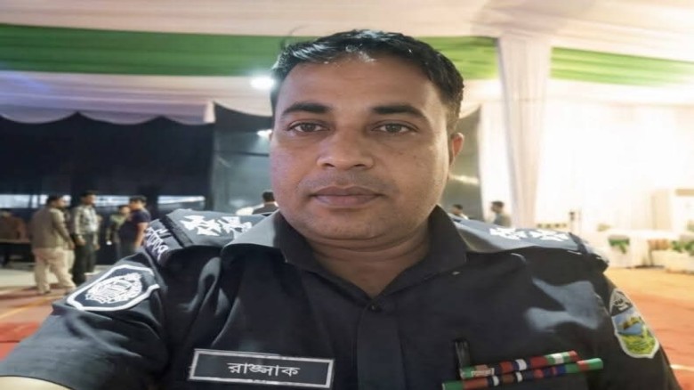 তল্লাশির নামে টাকা নেওয়ার অভিযোগে ঈশ্বরগঞ্জের এসআই আব্দুর রা