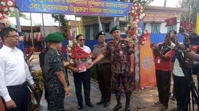 পাঁচবিবিতে ফ্রিল্যান্সিং ও কম্পিউটার প্রশিক্ষণার্থীদের মাঝে সনদ বিতরণ ও মতবিনিময় সভা অনুষ্ঠিত...