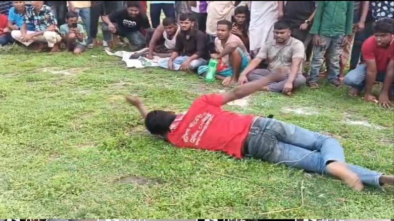 জয়পুরহাটে হারিয়ে যাওয়া ঐতিহ্য ‘তন্ত্র-মন্ত্রের পাতা খেলা’ অনুষ্ঠিত...